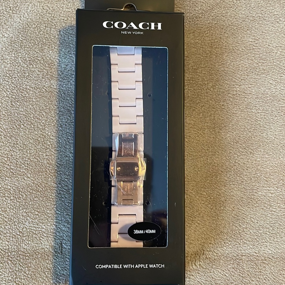 Coach Apple Bracelet Blush Ceramic. 38MM/40MM.